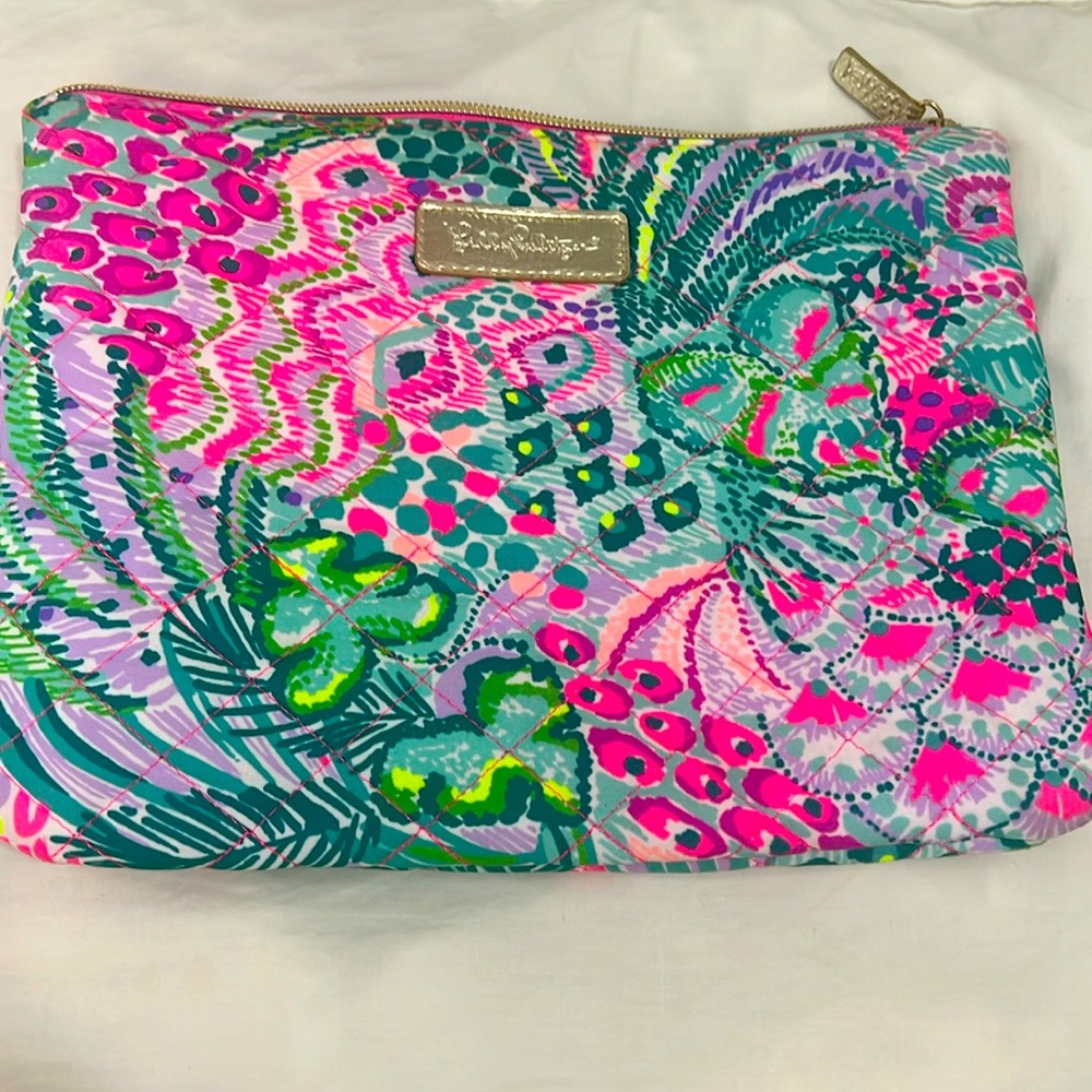Lilly Pulitzer Printed Quilted Pouch Banana Split Clutch Makeup Bag. used once